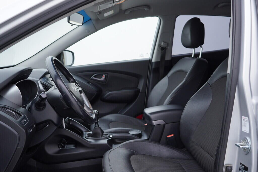 OV190V09319_22.webp_IX35  2.0 Crdi 100 kW manuál