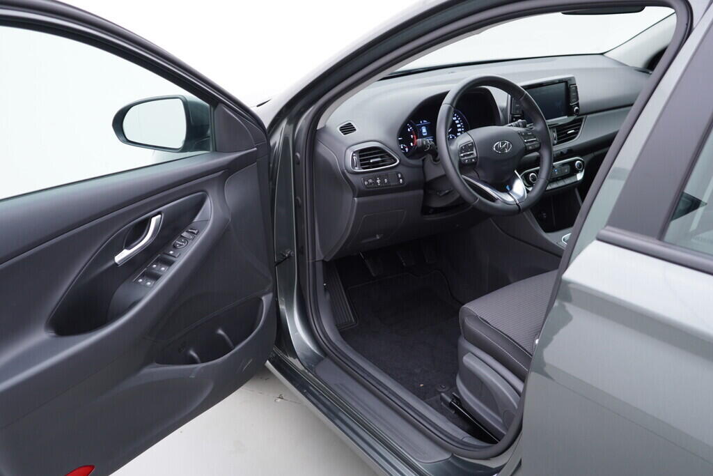 OV190V09320_18.webp_OSTATNÍ Comfort 1.0 T-GDi 88 kW manuál, DPH