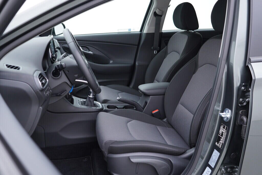 OV190V09320_22.webp_OSTATNÍ Comfort 1.0 T-GDi 88 kW manuál, DPH