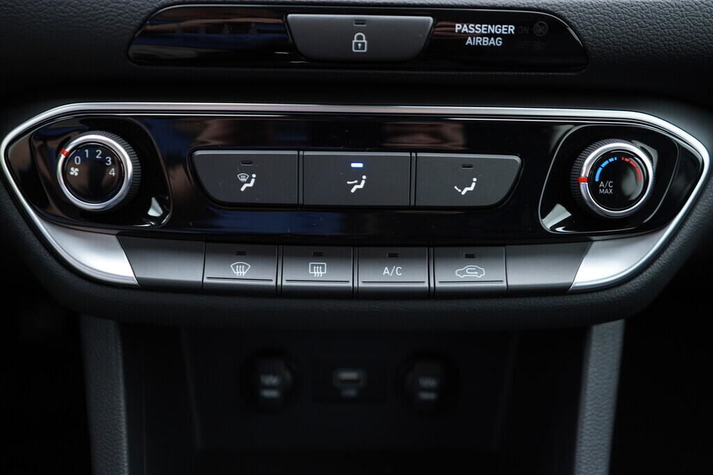 OV190V09320_34.webp_OSTATNÍ Comfort 1.0 T-GDi 88 kW manuál, DPH