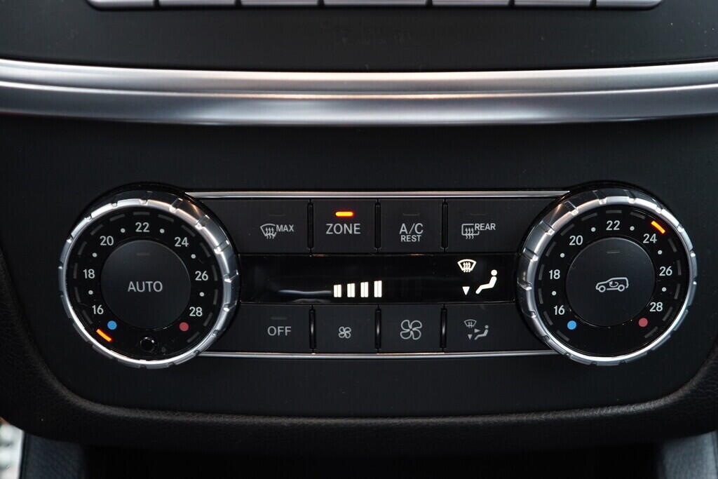 OV190V09326_35.webp_ML350  3.0  190 kW automat