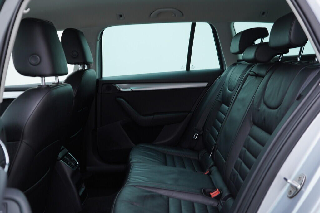 OV190V09329_38.webp_OCTAVIA Style 1.6 TDI 77 kW automat