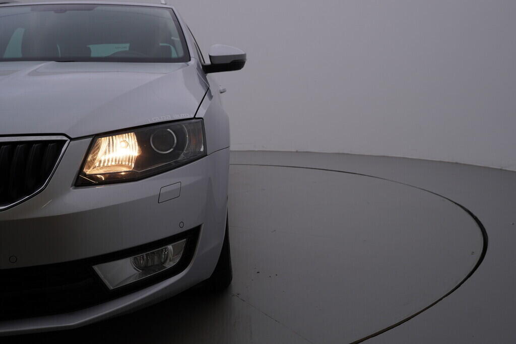 OV190V09329_43.webp_OCTAVIA Style 1.6 TDI 77 kW automat