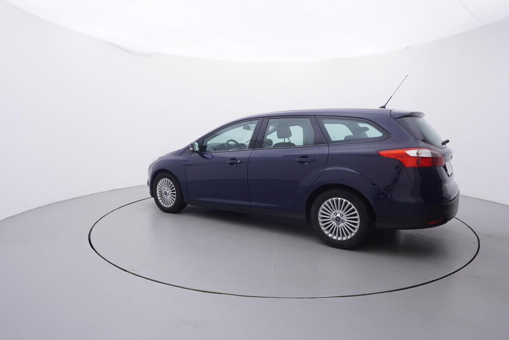 OV190V09331_12.webp_FOCUS Trend 1.6 Dutarorq 70 kW manuál