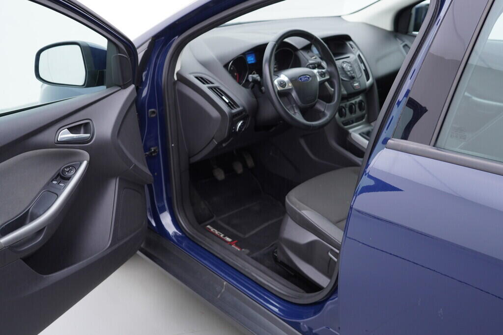 OV190V09331_18.webp_FOCUS Trend 1.6 Dutarorq 70 kW manuál