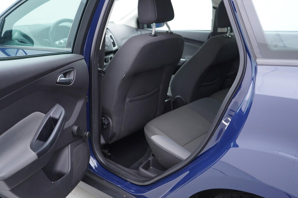 OV190V09331_30.webp_FOCUS Trend 1.6 Dutarorq 70 kW manuál