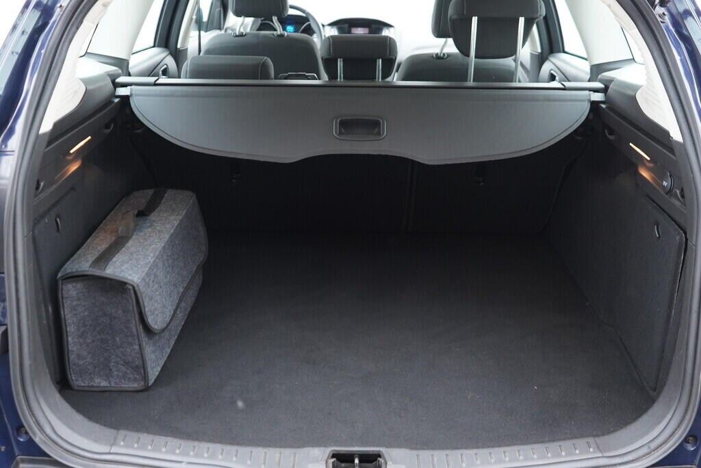 OV190V09331_32.webp_FOCUS Trend 1.6 Dutarorq 70 kW manuál