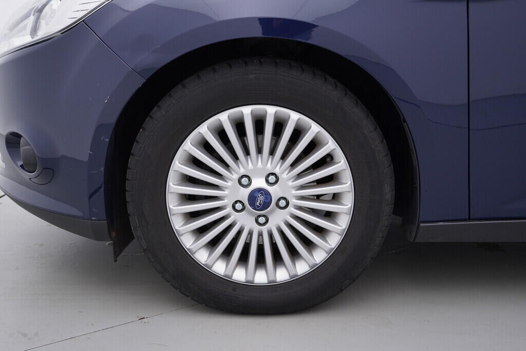 OV190V09331_35.webp_FOCUS Trend 1.6 Dutarorq 70 kW manuál