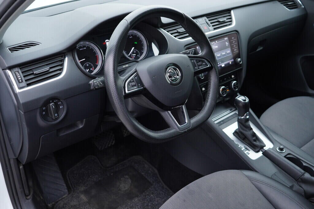 OV190V09332_21.webp_OCTAVIA Ambition Plus Dynamic 1.6 TDI 85 kW automat