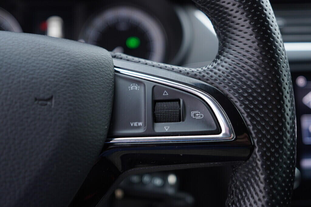 OV190V09332_26.webp_OCTAVIA Ambition Plus Dynamic 1.6 TDI 85 kW automat