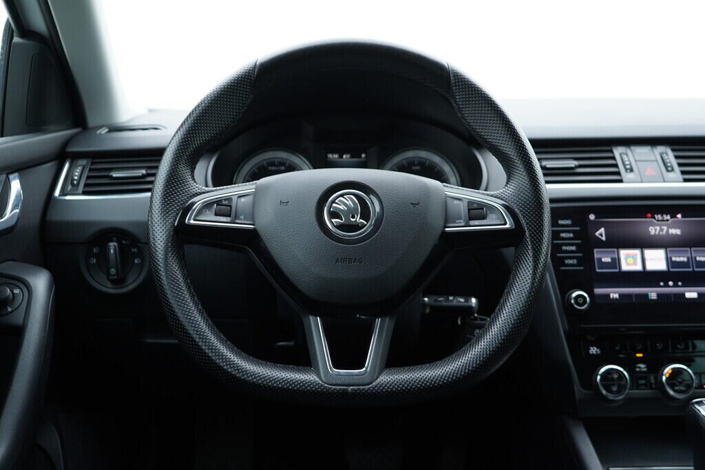 OV190V09332_29.webp_OCTAVIA Ambition Plus Dynamic 1.6 TDI 85 kW automat