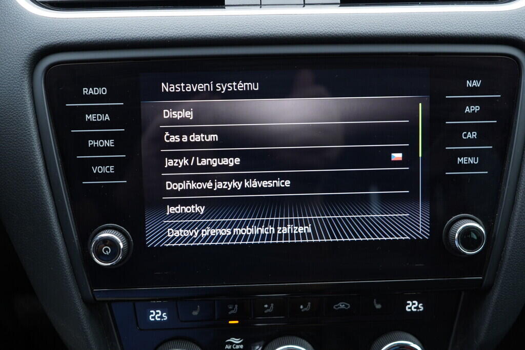 OV190V09332_37.webp_OCTAVIA Ambition Plus Dynamic 1.6 TDI 85 kW automat