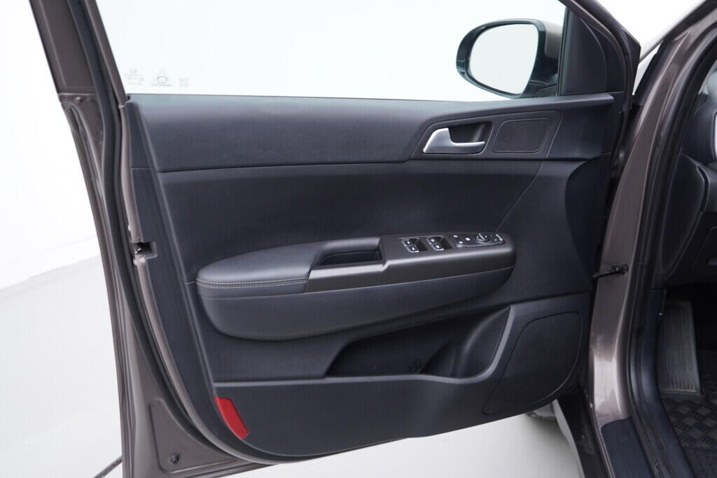 OV190V09334_19.webp_SPORTAGE Exclusive 1.6 GDi 97 kW manuál