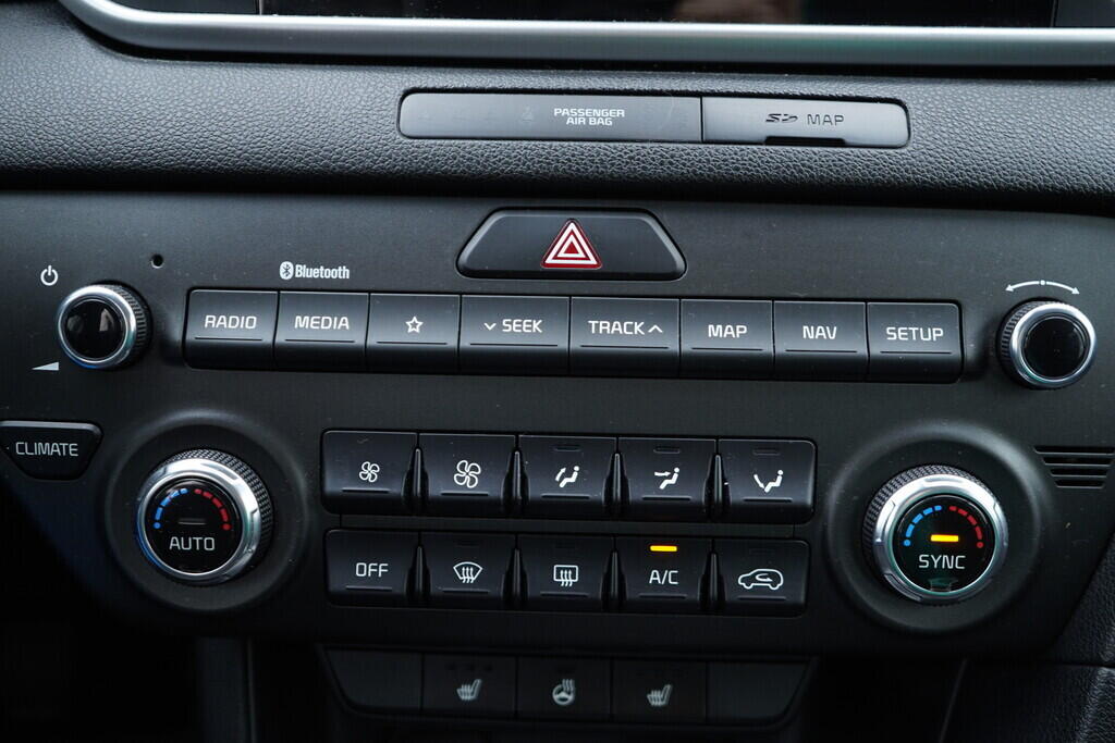 OV190V09334_33.webp_SPORTAGE Exclusive 1.6 GDi 97 kW manuál