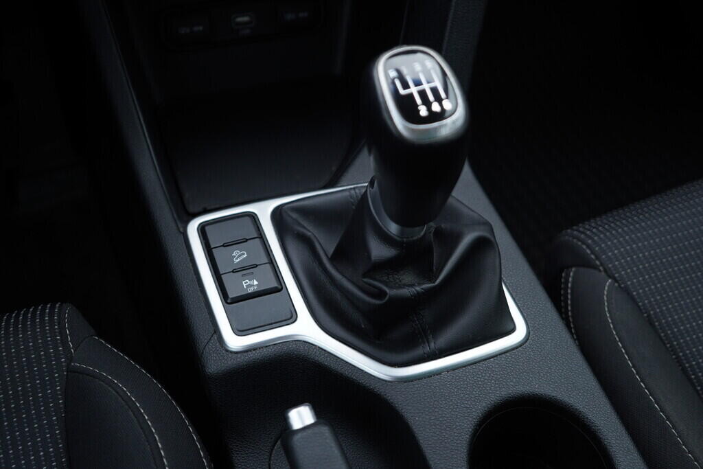 OV190V09334_35.webp_SPORTAGE Exclusive 1.6 GDi 97 kW manuál