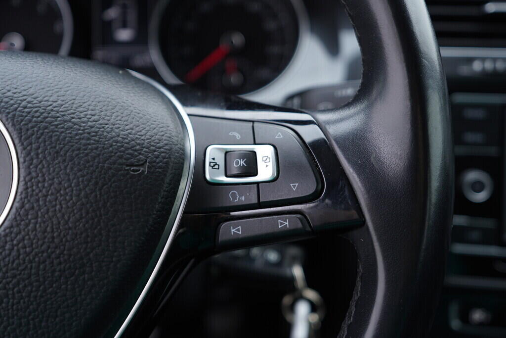 OV190V09335_26.webp_GOLF Trendline 1.4 TSI 92 kW manuál