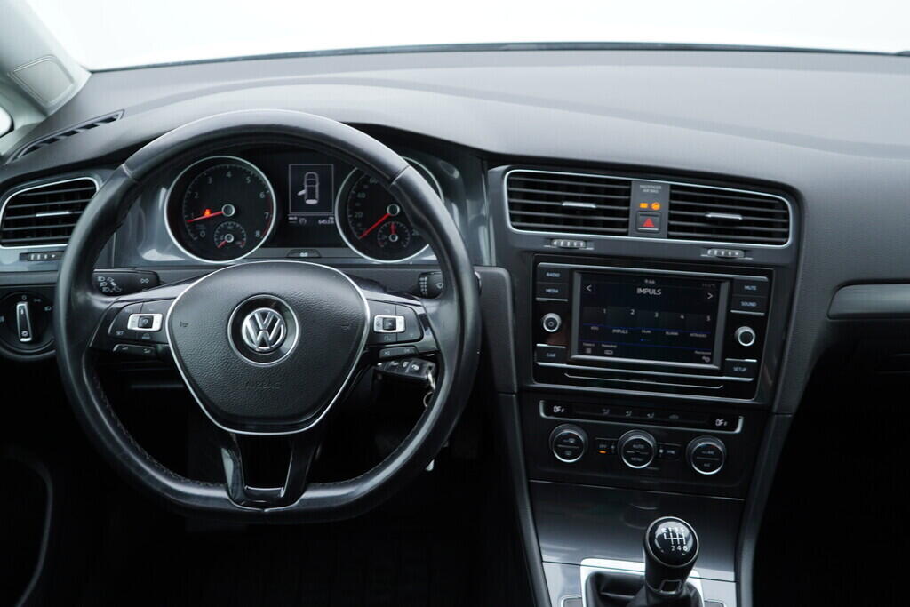 OV190V09335_27.webp_GOLF Trendline 1.4 TSI 92 kW manuál