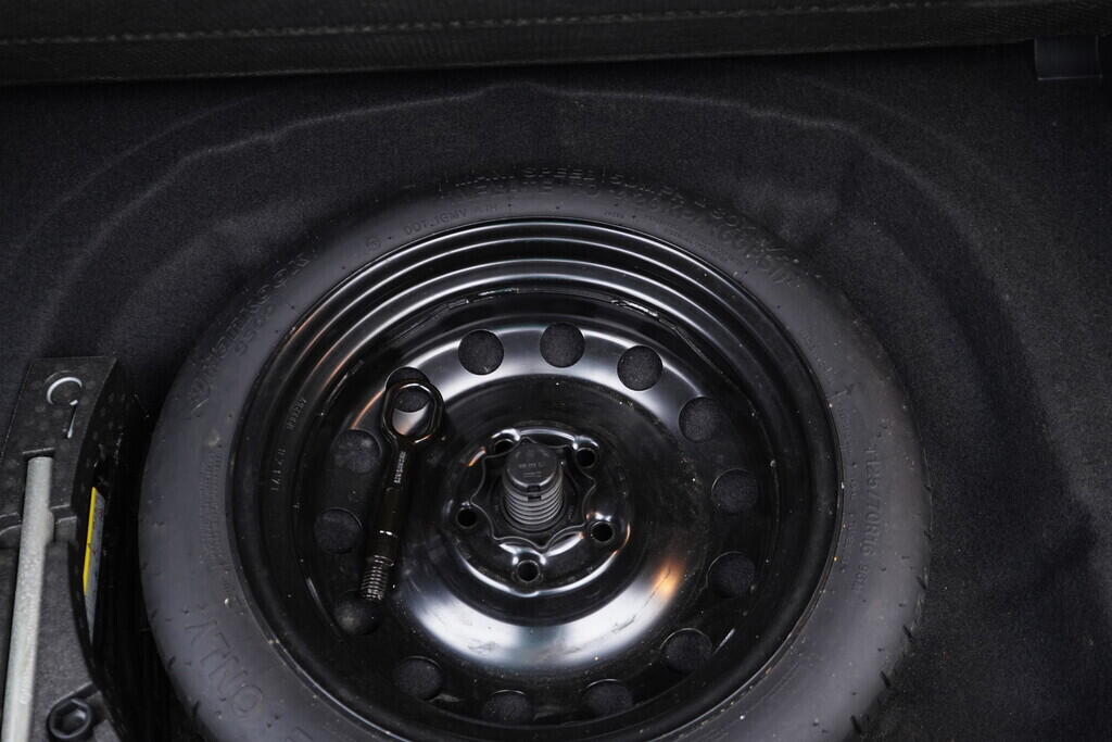 OV190V09335_38.webp_GOLF Trendline 1.4 TSI 92 kW manuál