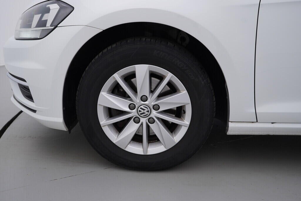 OV190V09335_39.webp_GOLF Trendline 1.4 TSI 92 kW manuál