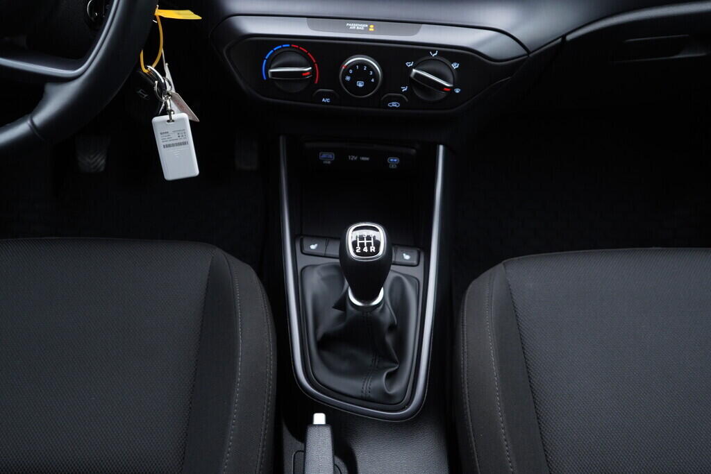 OV190V09342_33.webp_BAYON Smart  1.2  58 kW manuál, DPH