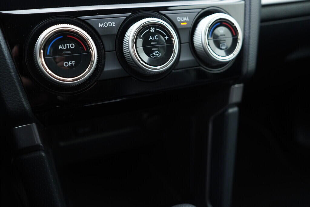 OV190V09344_32.webp_FORESTER  2.0  110 kW automat