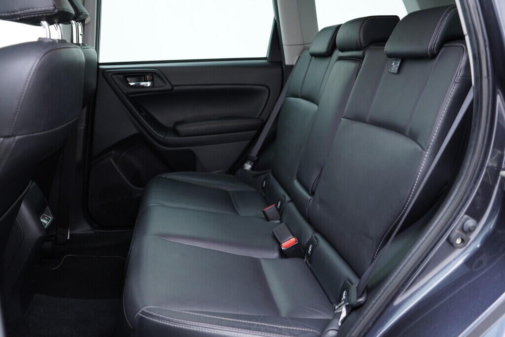 OV190V09344_36.webp_FORESTER  2.0  110 kW automat