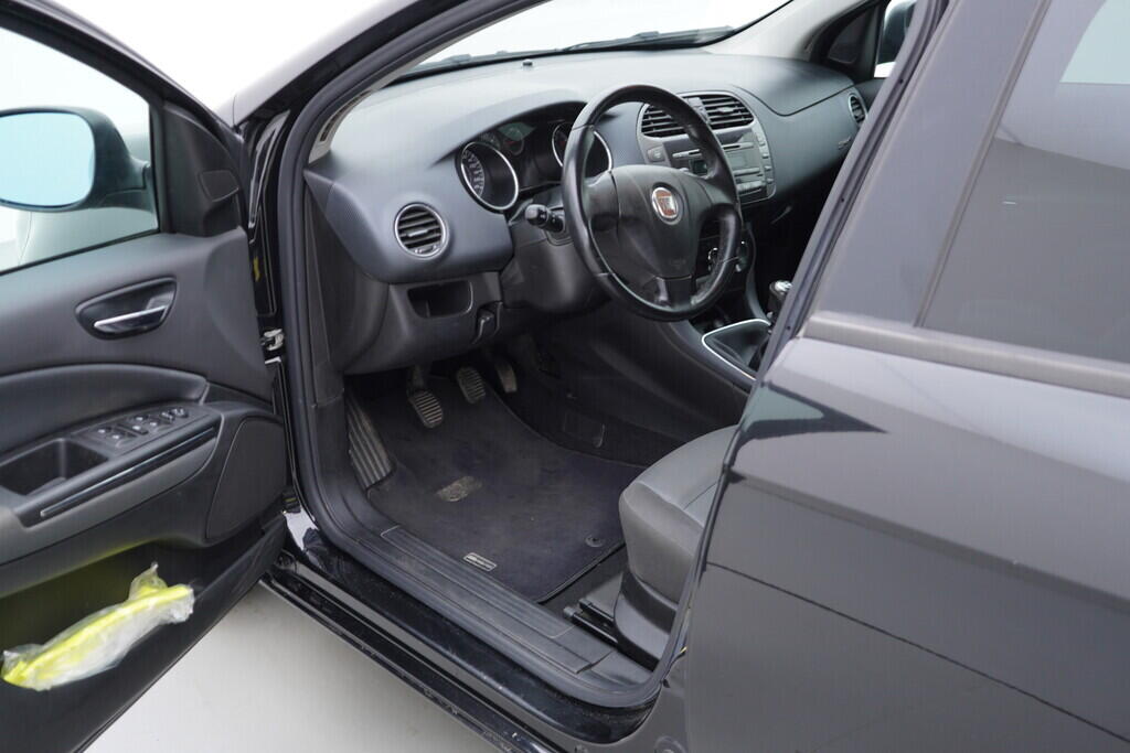 OV190V09345_18.webp_BRAVO DYNAMIC 1.4  88 kW manuál