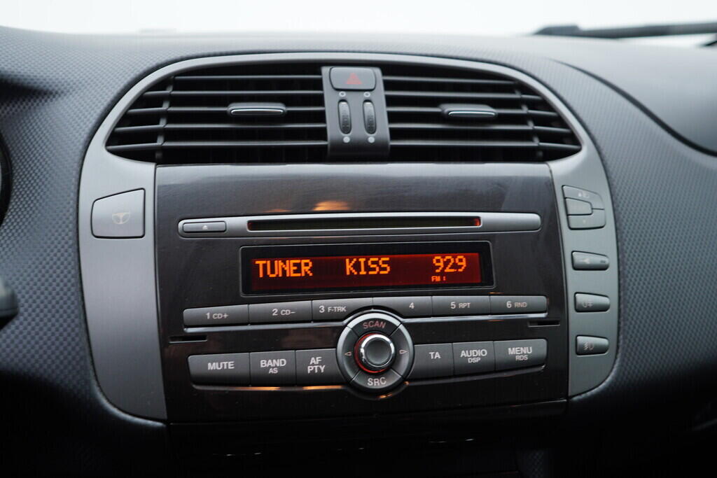 OV190V09345_27.webp_BRAVO DYNAMIC 1.4  88 kW manuál