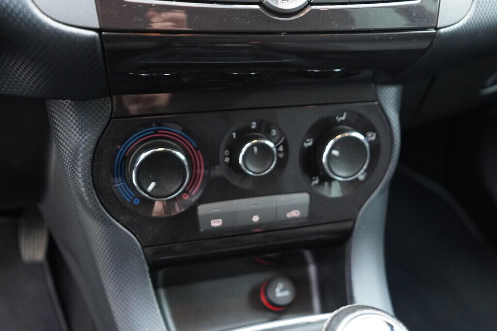 OV190V09345_28.webp_BRAVO DYNAMIC 1.4  88 kW manuál