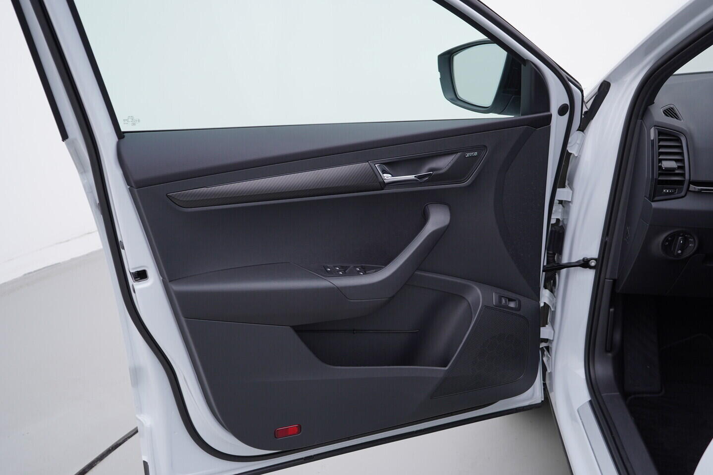 OV190V09350_19.webp_KAROQ SportLine 2.0 TSI 140 kW automat, DPH