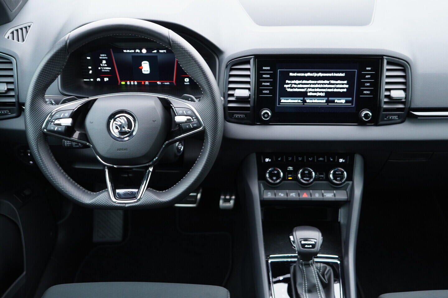 OV190V09350_28.webp_KAROQ SportLine 2.0 TSI 140 kW automat, DPH