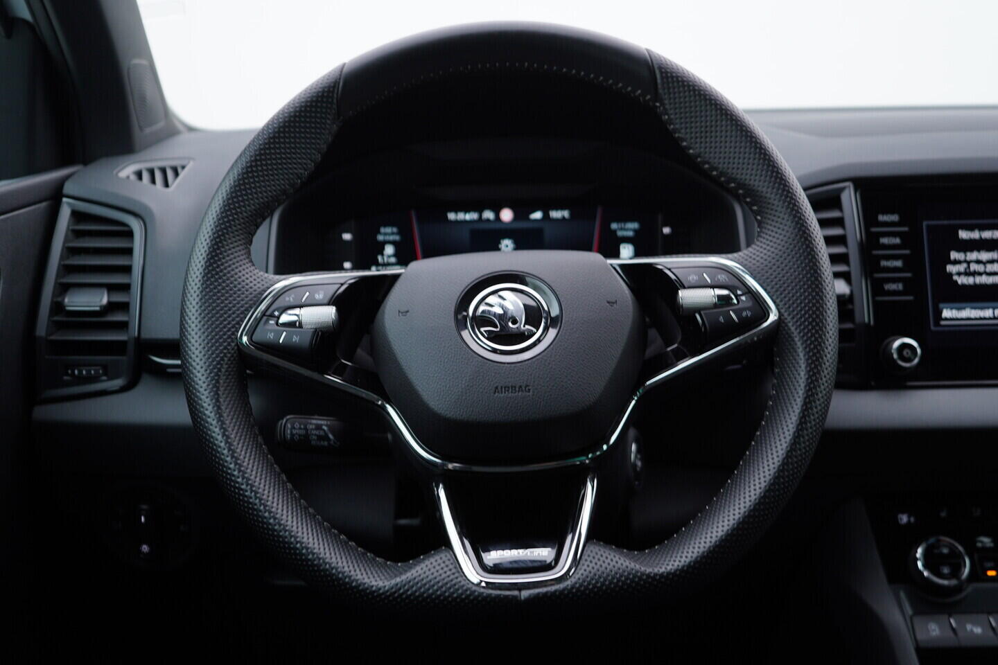 OV190V09350_29.webp_KAROQ SportLine 2.0 TSI 140 kW automat, DPH