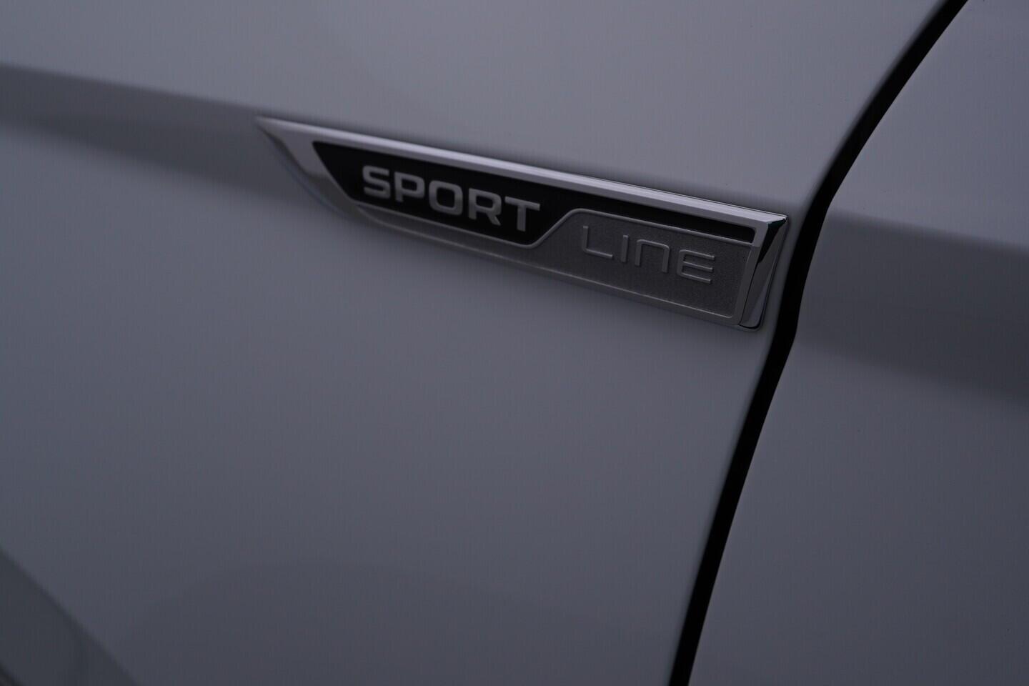 OV190V09350_43.webp_KAROQ SportLine 2.0 TSI 140 kW automat, DPH