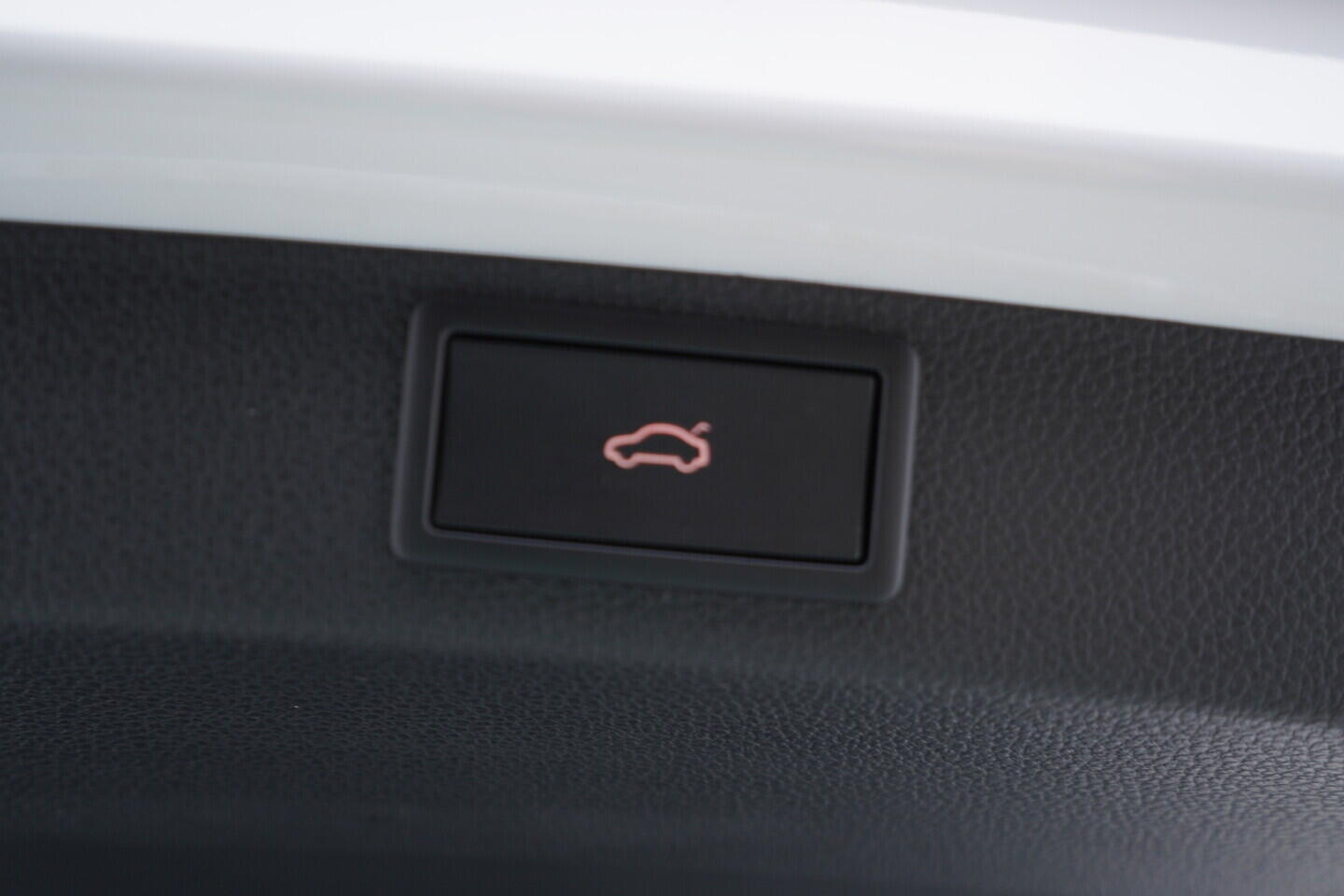 OV190V09350_44.webp_KAROQ SportLine 2.0 TSI 140 kW automat, DPH