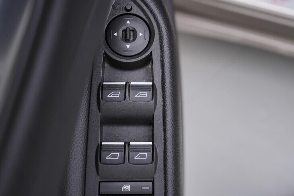 OV190V09356_20.webp_KUGA ST-line 1.5  110 kW manuál