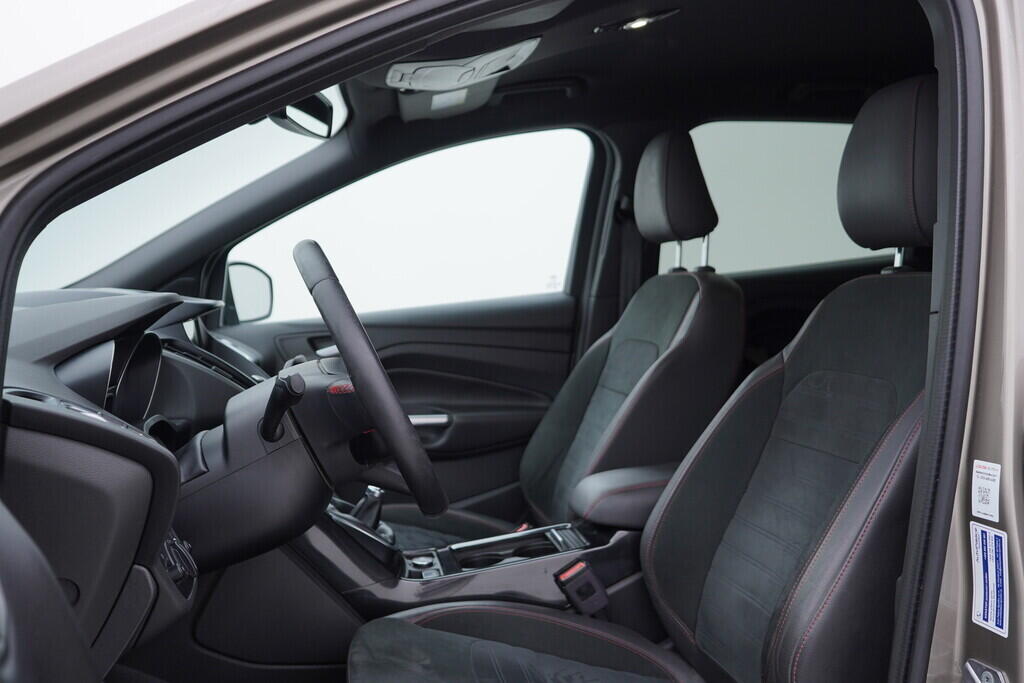 OV190V09356_22.webp_KUGA ST-line 1.5  110 kW manuál