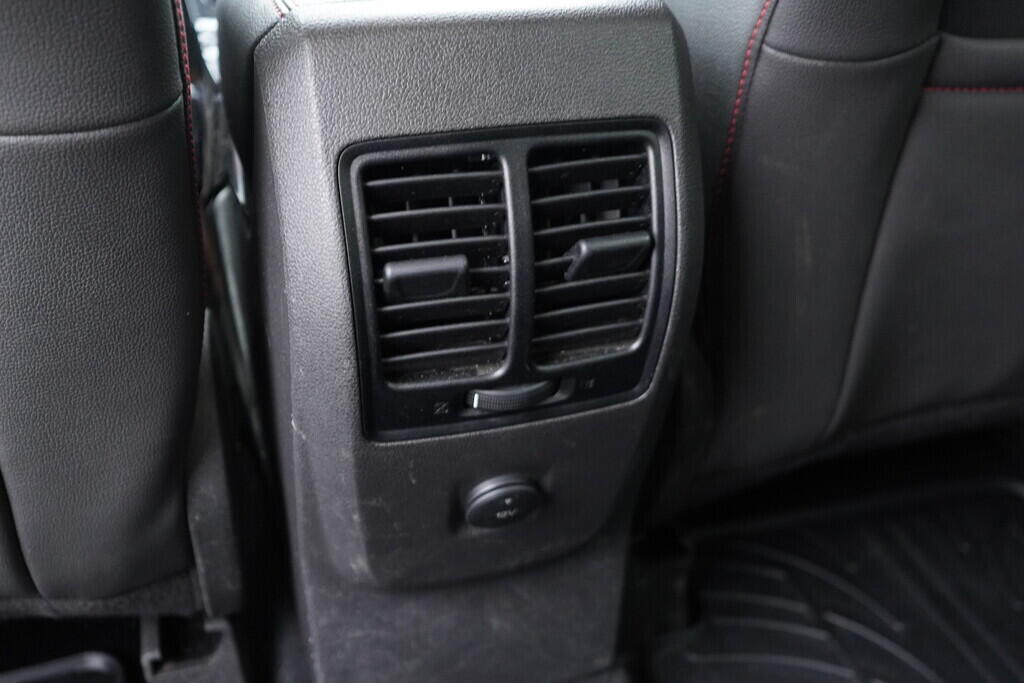 OV190V09356_35.webp_KUGA ST-line 1.5  110 kW manuál