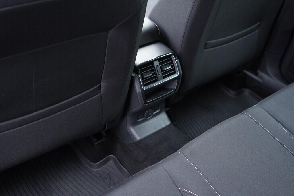 OV190V09358_42.webp_KAROQ Ambition 2.0 TDI 110 kW automat, DPH