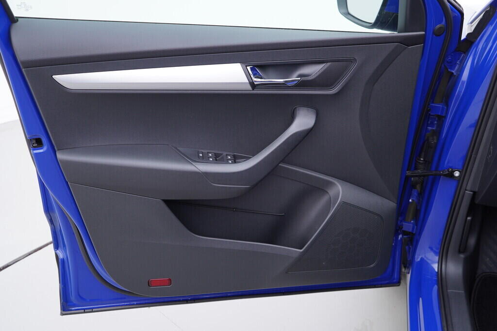 OV190V09359_19.webp_KAROQ Ambition 2.0 TDI 110 kW automat, DPH