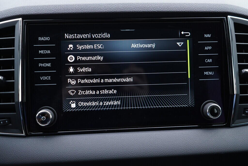 OV190V09359_34.webp_KAROQ Ambition 2.0 TDI 110 kW automat, DPH