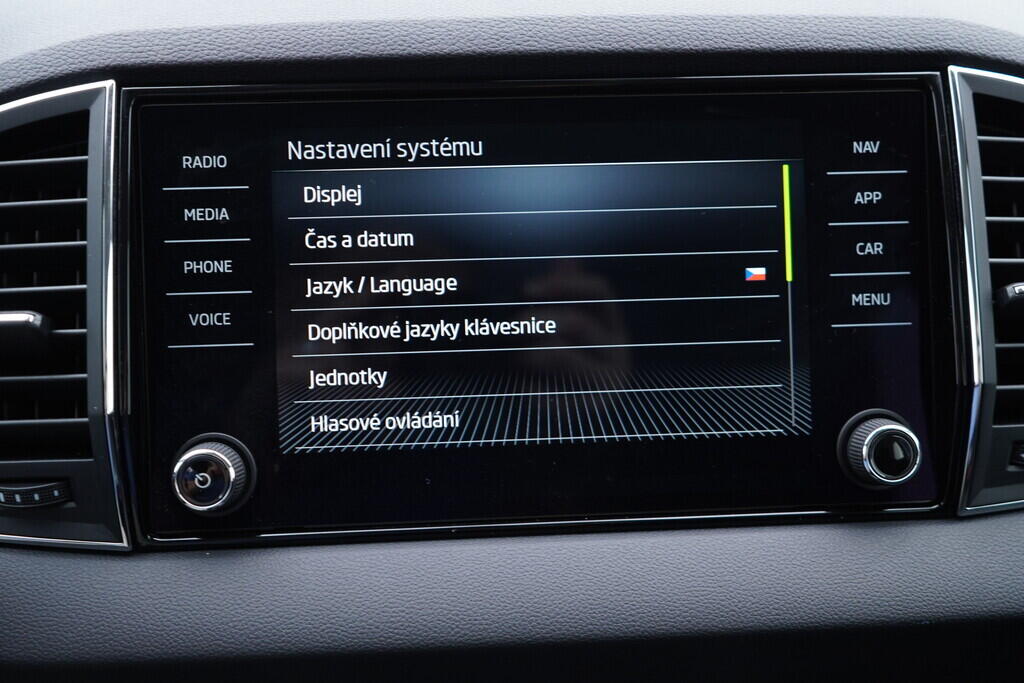 OV190V09359_37.webp_KAROQ Ambition 2.0 TDI 110 kW automat, DPH