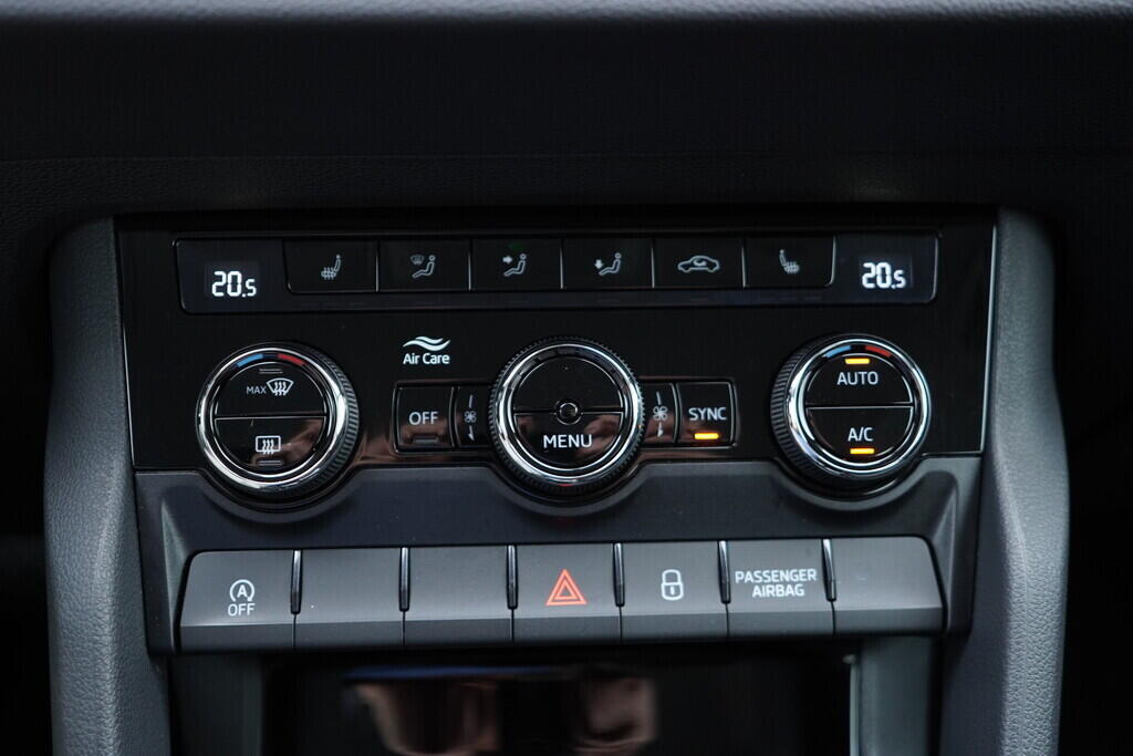 OV190V09359_38.webp_KAROQ Ambition 2.0 TDI 110 kW automat, DPH