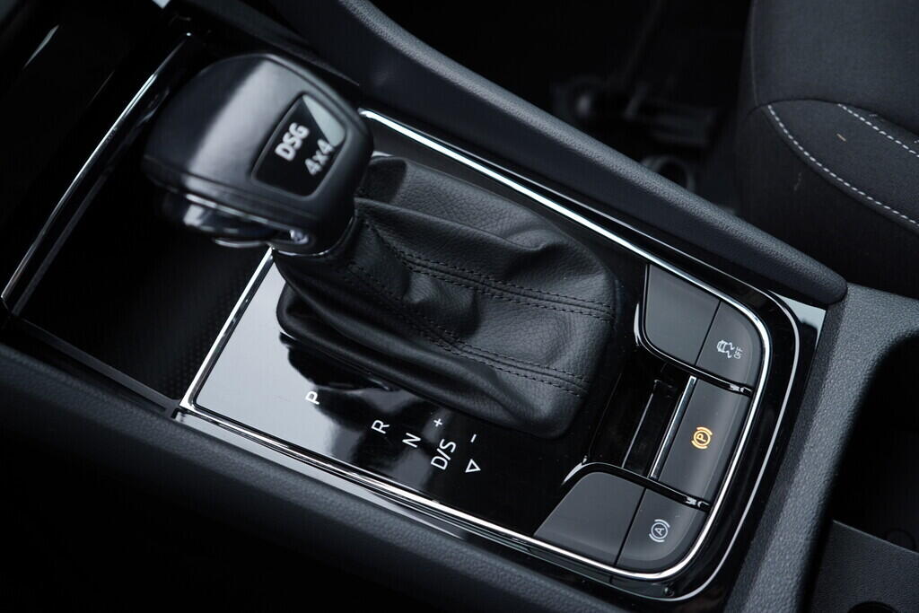 OV190V09359_39.webp_KAROQ Ambition 2.0 TDI 110 kW automat, DPH