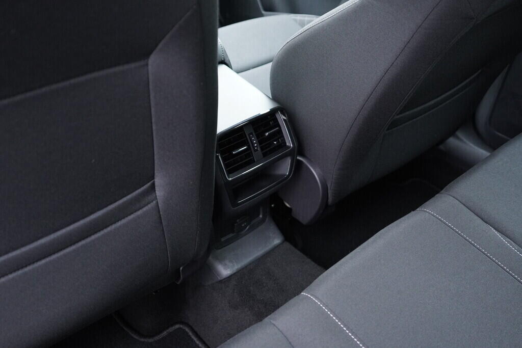 OV190V09359_41.webp_KAROQ Ambition 2.0 TDI 110 kW automat, DPH