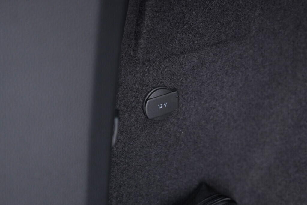 OV190V09359_45.webp_KAROQ Ambition 2.0 TDI 110 kW automat, DPH