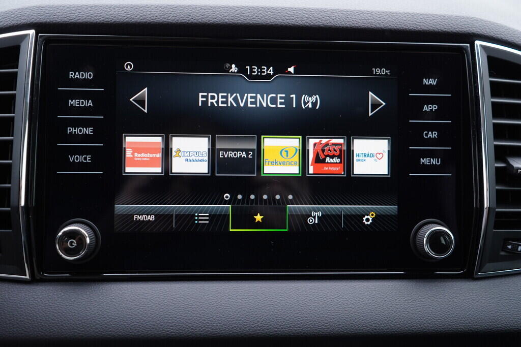 OV190V09360_27.webp_KAROQ Ambition 2.0 TDI 110 kW automat, DPH