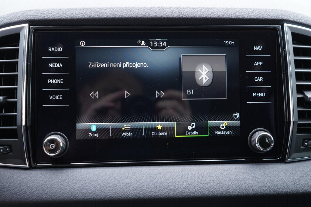 OV190V09360_28.webp_KAROQ Ambition 2.0 TDI 110 kW automat, DPH