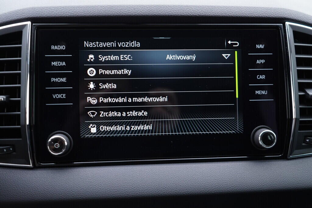 OV190V09360_30.webp_KAROQ Ambition 2.0 TDI 110 kW automat, DPH