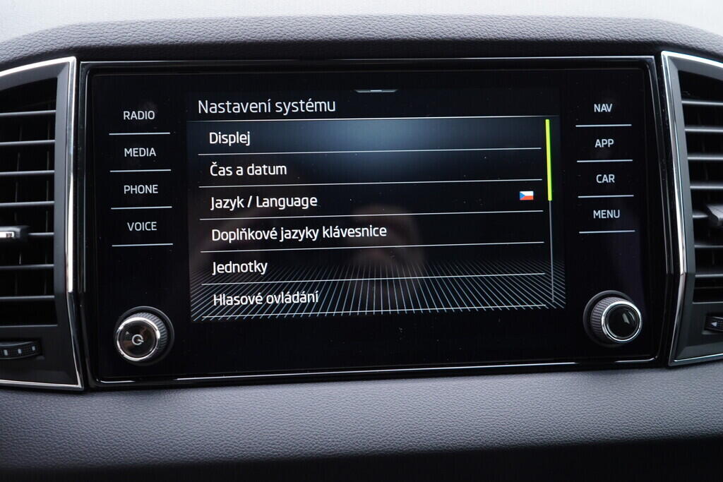 OV190V09360_33.webp_KAROQ Ambition 2.0 TDI 110 kW automat, DPH