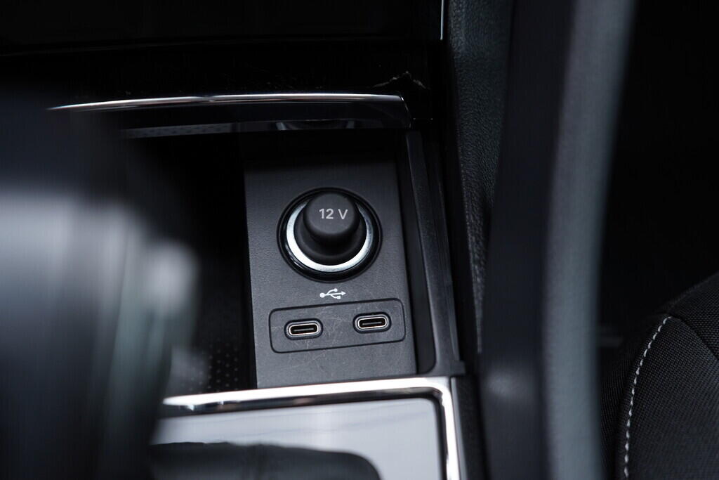 OV190V09360_35.webp_KAROQ Ambition 2.0 TDI 110 kW automat, DPH